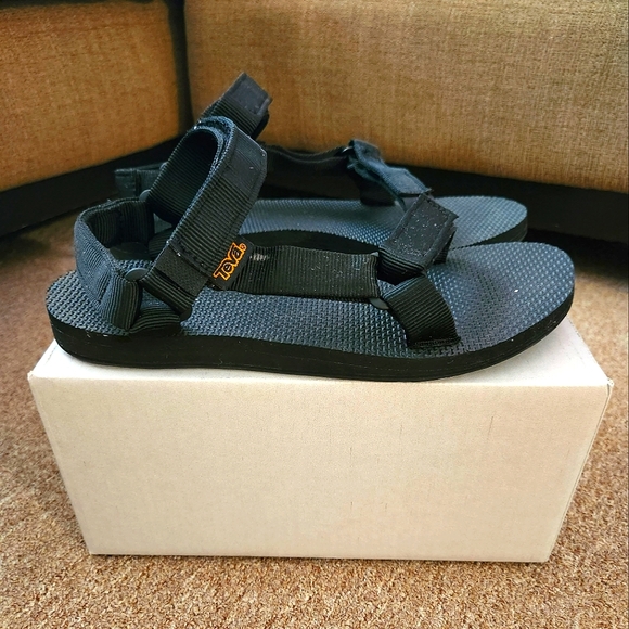 Teva Universal Platform Sandal - Picture 3 of 5